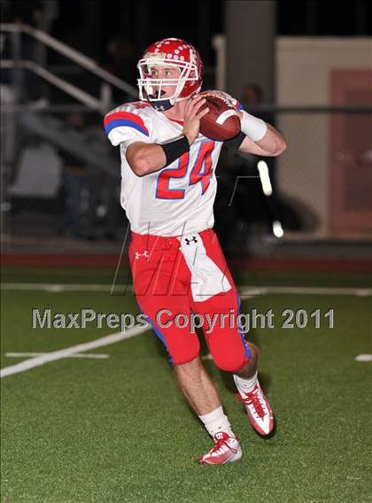 Thumbnail 2 in Manatee vs. St. Thomas Aquinas (FHSAA 5A Semifinal) photogallery.