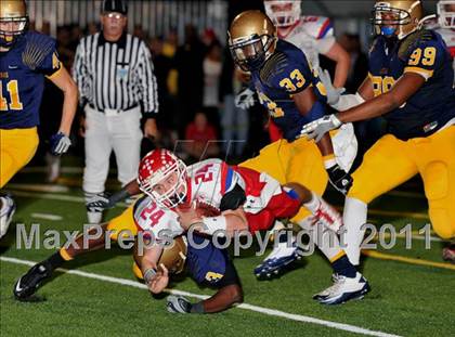 Thumbnail 3 in Manatee vs. St. Thomas Aquinas (FHSAA 5A Semifinal) photogallery.