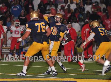 Thumbnail 2 in Manatee vs. St. Thomas Aquinas (FHSAA 5A Semifinal) photogallery.