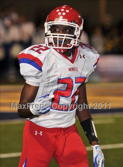 Thumbnail 1 in Manatee vs. St. Thomas Aquinas (FHSAA 5A Semifinal) photogallery.