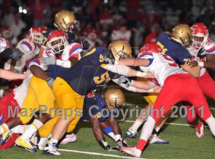 Thumbnail 3 in Manatee vs. St. Thomas Aquinas (FHSAA 5A Semifinal) photogallery.