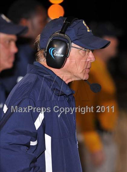 Thumbnail 1 in Manatee vs. St. Thomas Aquinas (FHSAA 5A Semifinal) photogallery.