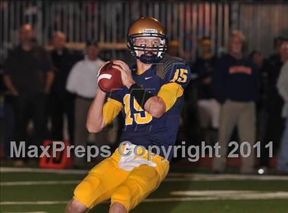 Thumbnail 2 in Manatee vs. St. Thomas Aquinas (FHSAA 5A Semifinal) photogallery.