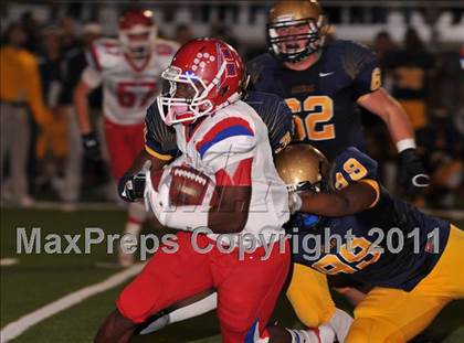 Thumbnail 1 in Manatee vs. St. Thomas Aquinas (FHSAA 5A Semifinal) photogallery.