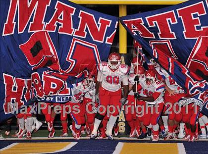 Thumbnail 2 in Manatee vs. St. Thomas Aquinas (FHSAA 5A Semifinal) photogallery.