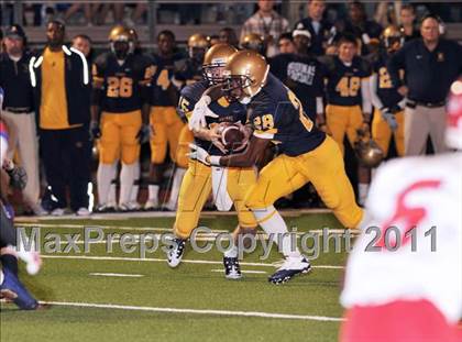 Thumbnail 3 in Manatee vs. St. Thomas Aquinas (FHSAA 5A Semifinal) photogallery.