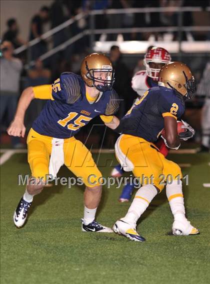 Thumbnail 1 in Manatee vs. St. Thomas Aquinas (FHSAA 5A Semifinal) photogallery.