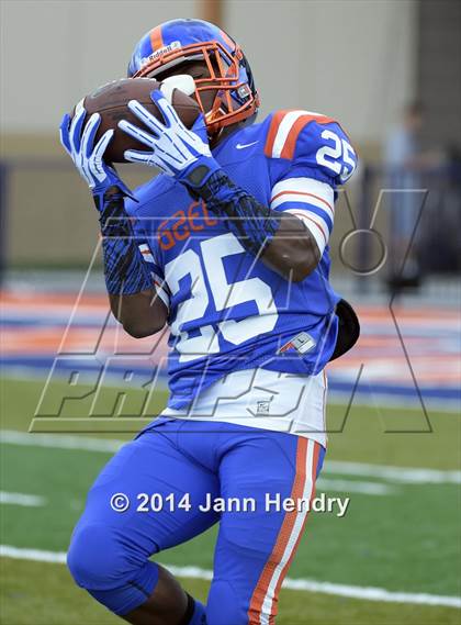 Thumbnail 2 in St. John Bosco @ Bishop Gorman photogallery.
