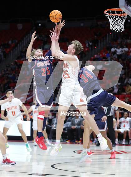 Thumbnail 3 in Woods Cross vs. Murray (UHSAA 5A Semifinal) photogallery.