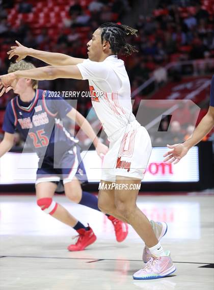 Thumbnail 2 in Woods Cross vs. Murray (UHSAA 5A Semifinal) photogallery.