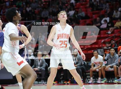 Thumbnail 2 in Woods Cross vs. Murray (UHSAA 5A Semifinal) photogallery.