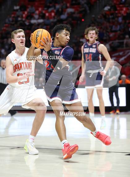 Thumbnail 2 in Woods Cross vs. Murray (UHSAA 5A Semifinal) photogallery.