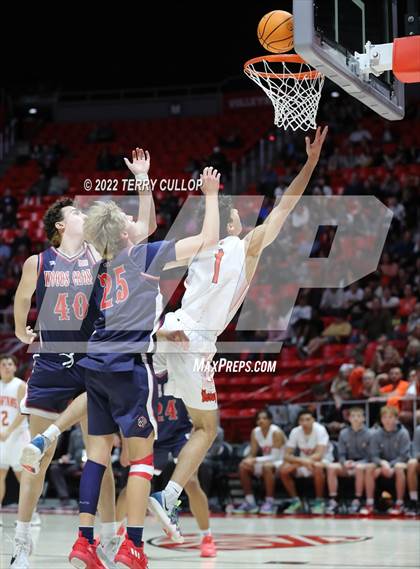 Thumbnail 3 in Woods Cross vs. Murray (UHSAA 5A Semifinal) photogallery.