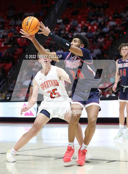 Thumbnail 1 in Woods Cross vs. Murray (UHSAA 5A Semifinal) photogallery.
