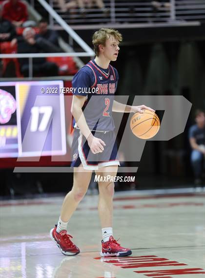 Thumbnail 2 in Woods Cross vs. Murray (UHSAA 5A Semifinal) photogallery.