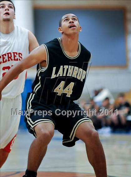 Thumbnail 3 in Ceres vs Lathrop (Rocklin Holiday Tournament) photogallery.