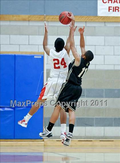 Thumbnail 3 in Ceres vs Lathrop (Rocklin Holiday Tournament) photogallery.