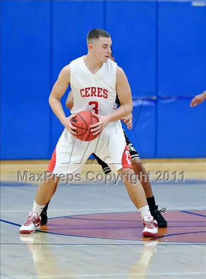 Thumbnail 2 in Ceres vs Lathrop (Rocklin Holiday Tournament) photogallery.