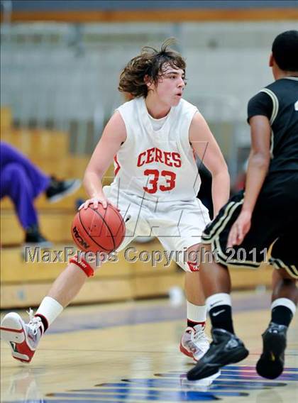 Thumbnail 3 in Ceres vs Lathrop (Rocklin Holiday Tournament) photogallery.