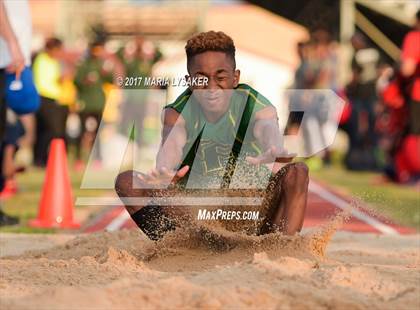 Thumbnail 2 in UIL 17-6A Boys District Championship photogallery.