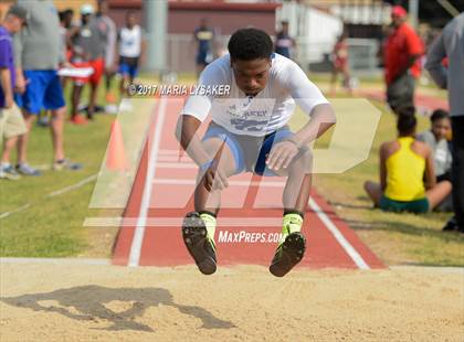 Thumbnail 3 in UIL 17-6A Boys District Championship photogallery.
