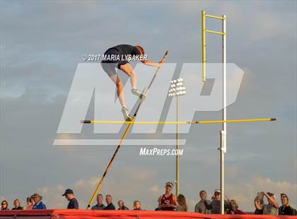 Thumbnail 2 in UIL 17-6A Boys District Championship photogallery.