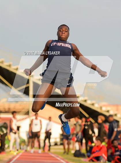 Thumbnail 3 in UIL 17-6A Boys District Championship photogallery.