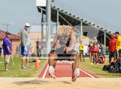 Thumbnail 2 in UIL 17-6A Boys District Championship photogallery.