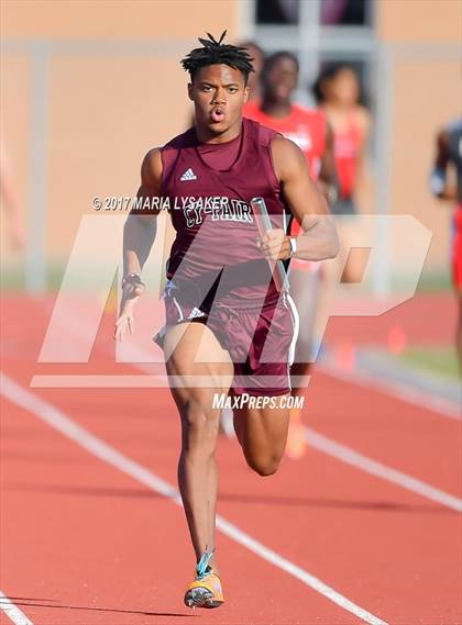 Thumbnail 3 in UIL 17-6A Boys District Championship photogallery.