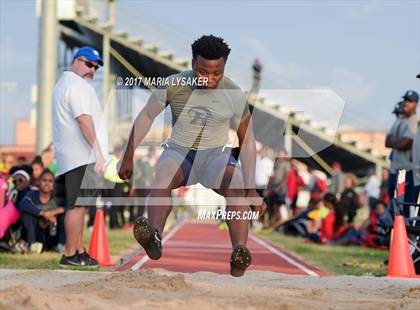 Thumbnail 2 in UIL 17-6A Boys District Championship photogallery.