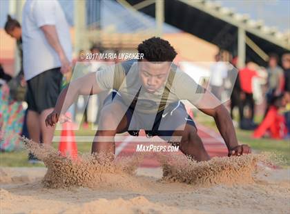 Thumbnail 3 in UIL 17-6A Boys District Championship photogallery.