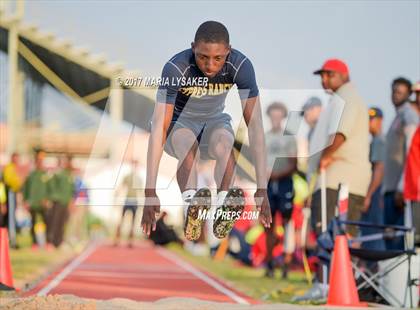 Thumbnail 2 in UIL 17-6A Boys District Championship photogallery.