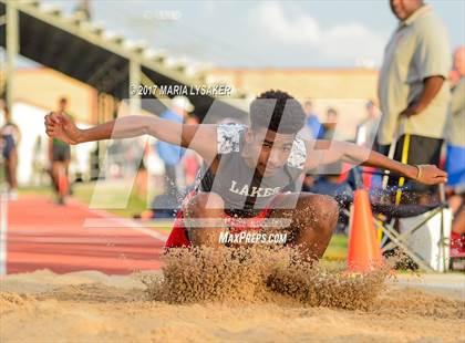 Thumbnail 3 in UIL 17-6A Boys District Championship photogallery.