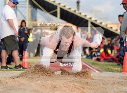Thumbnail 2 in UIL 17-6A Boys District Championship photogallery.