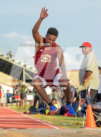 Thumbnail 2 in UIL 17-6A Boys District Championship photogallery.