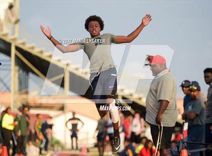 Thumbnail 2 in UIL 17-6A Boys District Championship photogallery.