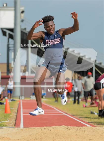 Thumbnail 2 in UIL 17-6A Boys District Championship photogallery.