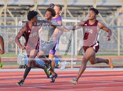 Thumbnail 3 in UIL 17-6A Boys District Championship photogallery.