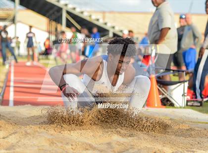 Thumbnail 3 in UIL 17-6A Boys District Championship photogallery.