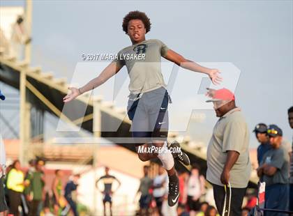 Thumbnail 3 in UIL 17-6A Boys District Championship photogallery.