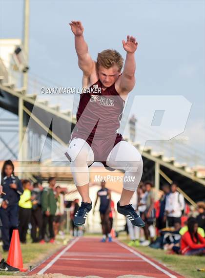 Thumbnail 3 in UIL 17-6A Boys District Championship photogallery.