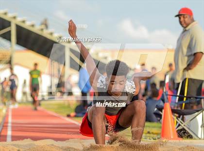 Thumbnail 2 in UIL 17-6A Boys District Championship photogallery.