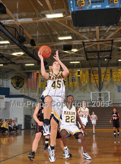 Thumbnail 2 in Mt. Vernon vs. Marion (Best of the Midwest Shootout) photogallery.