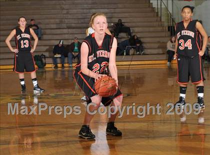 Thumbnail 3 in Mt. Vernon vs. Marion (Best of the Midwest Shootout) photogallery.