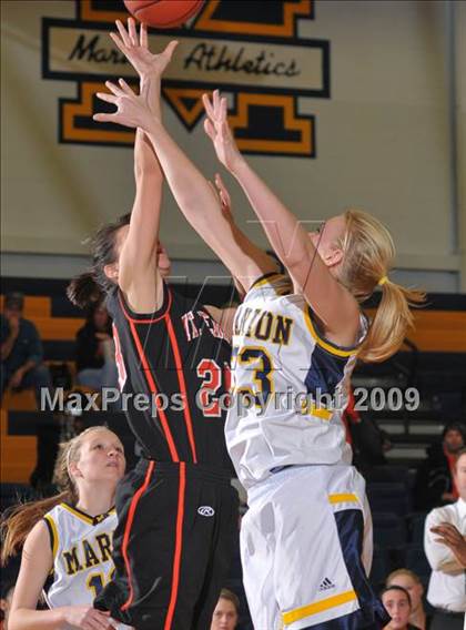 Thumbnail 2 in Mt. Vernon vs. Marion (Best of the Midwest Shootout) photogallery.