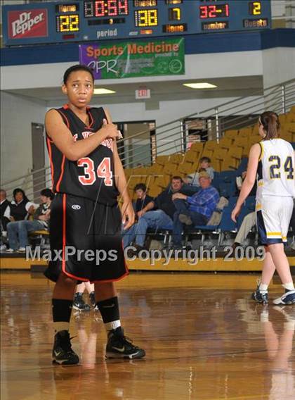 Thumbnail 3 in Mt. Vernon vs. Marion (Best of the Midwest Shootout) photogallery.