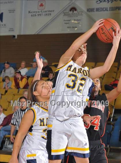 Thumbnail 3 in Mt. Vernon vs. Marion (Best of the Midwest Shootout) photogallery.