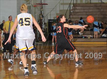 Thumbnail 3 in Mt. Vernon vs. Marion (Best of the Midwest Shootout) photogallery.