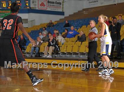 Thumbnail 2 in Mt. Vernon vs. Marion (Best of the Midwest Shootout) photogallery.
