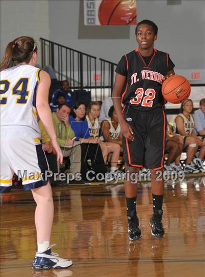 Thumbnail 2 in Mt. Vernon vs. Marion (Best of the Midwest Shootout) photogallery.
